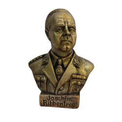 Bronzebüste des deutschen Außenministers Ulrich von Ribbentrop